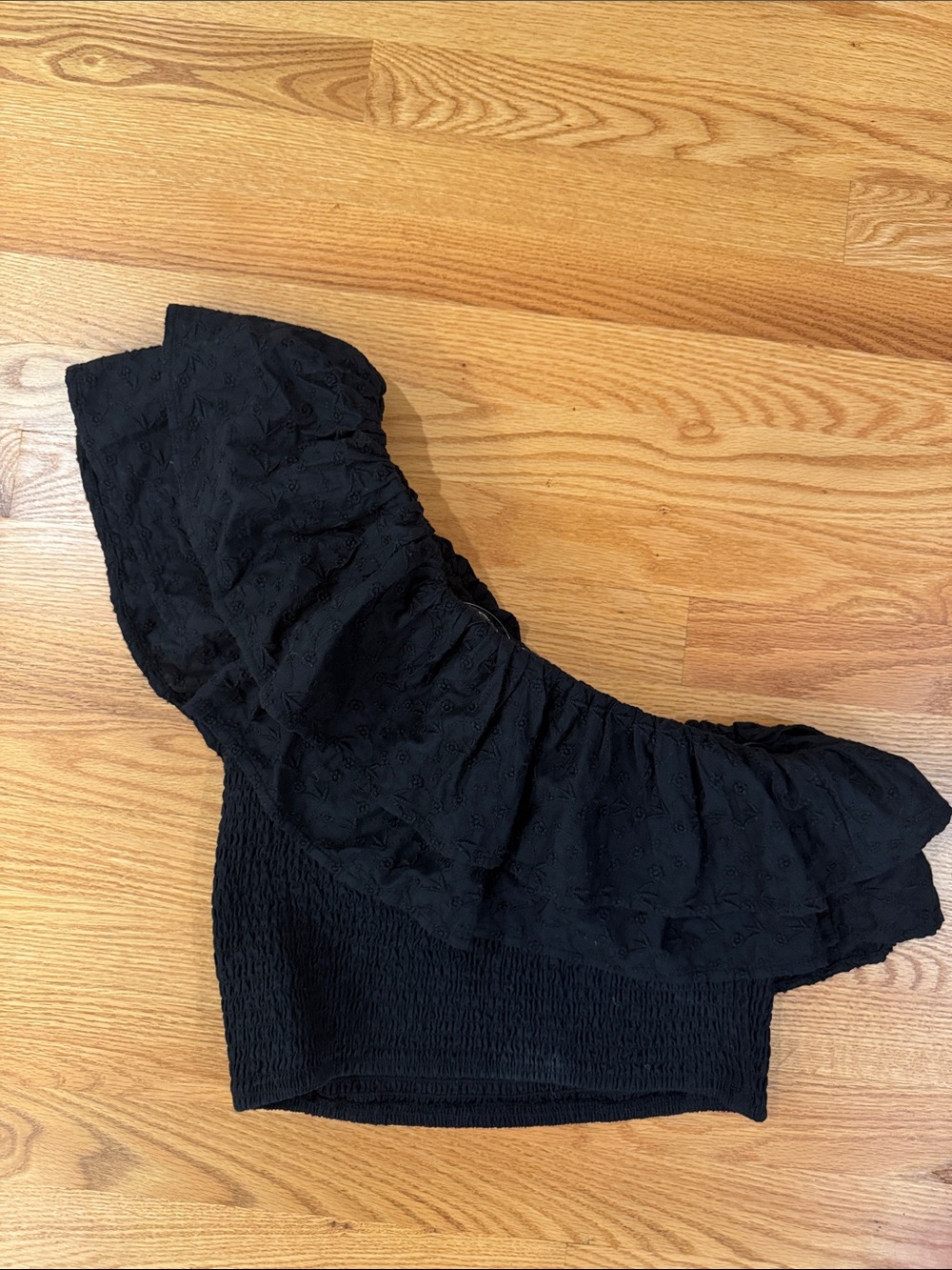 NWT Abercrombie & Fitch Black One-Shoulder Ruffle Crop Top- Medium - Picture 2 of 3